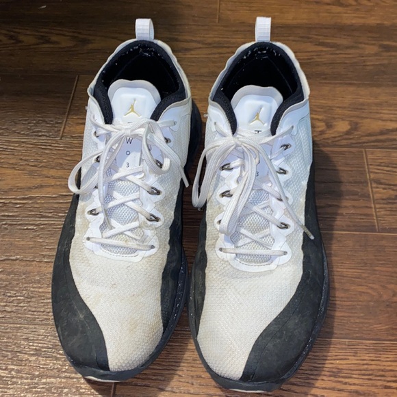 Jordan Trainer SZ 10. Black / white / gold / white spotted - Picture 2 of 6